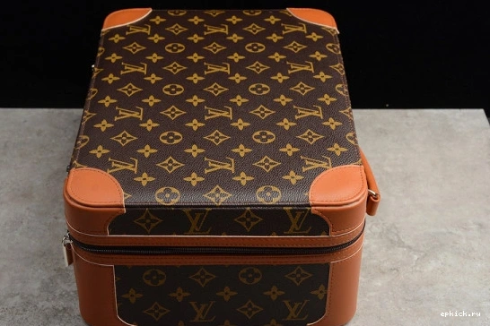 Rep EP 1 AQ0818-158 AIR JORDAN O-W -LouiV CASE) (WITH AQ0818-158 0108